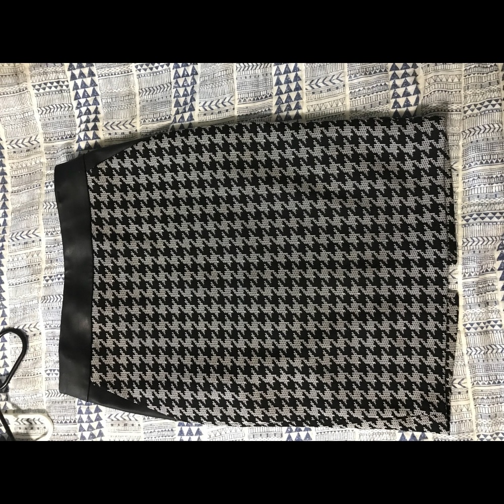 Express houndstooth pencil skirt